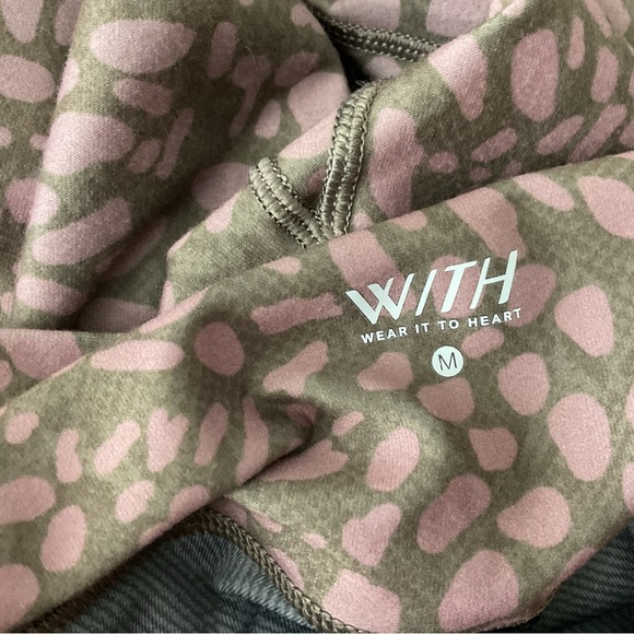 Peloton X WITH Leopard Ombre Leggings Size Medium - Picture 8 of 9